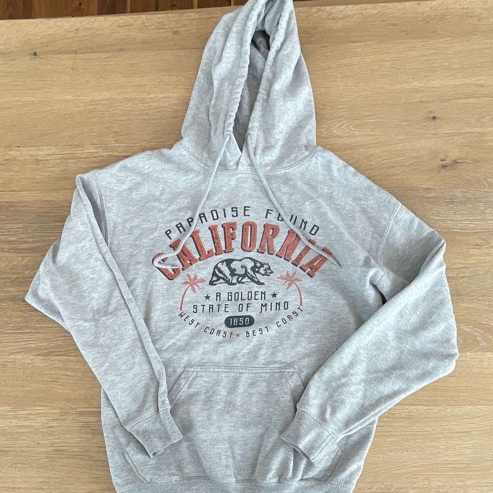 INT‎ Gray Fleece Pullover Hoodie California Bear Graphic Drawstring Pockets M